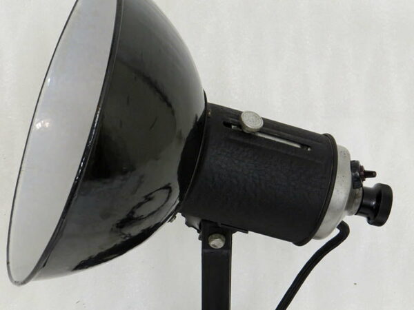 STAROZITNA-STOLNI-POLOHOVACI-LAMPA-INDUSTRIAL-DESIGN-SMALT