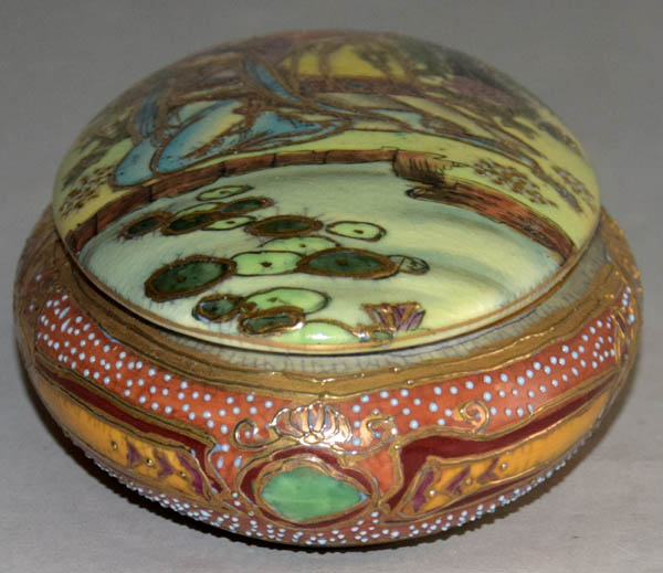 STARA-PORCELANOVA-DOZA-OVAL-SATSUMA-MADE-IN-CHINA-GEJSA-GEJSI