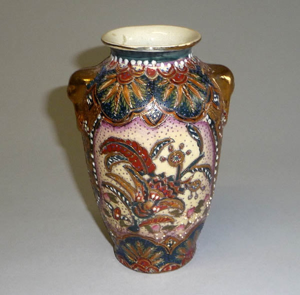 starozitna-vaza-vazicka-cina-porcelan-floralni-motiv