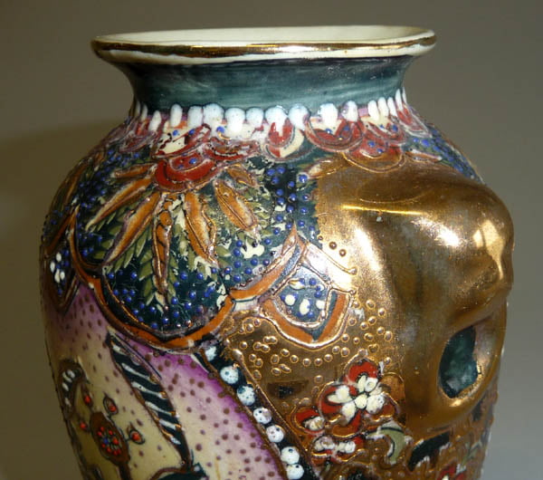 starozitna-vaza-vazicka-cina-porcelan-floralni-motiv