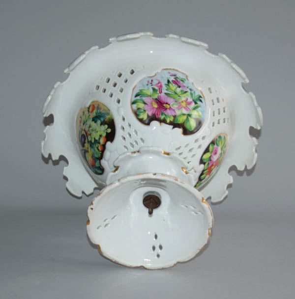 starozitny-nastolec-porcelan-kvety-rucni-malba-misa-na-ovoce-miska-porcelanova-prolamovana