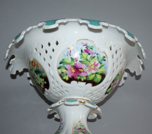 starozitny-nastolec-porcelan-kvety-rucni-malba-misa-na-ovoce-miska-porcelanova-prolamovana