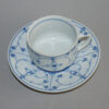 starozitny-salek-s-podsalkem-modry-dekor-ravenstein-porcelan-1.jpg