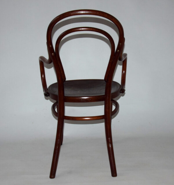 starozitne-kreslo-thonet-nr-14-ohybane-drevo-1.jpg